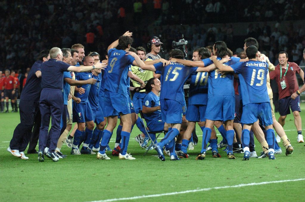 احتفالات إيطاليا بعد الفوز بلقب مونديال 2006 (Getty)