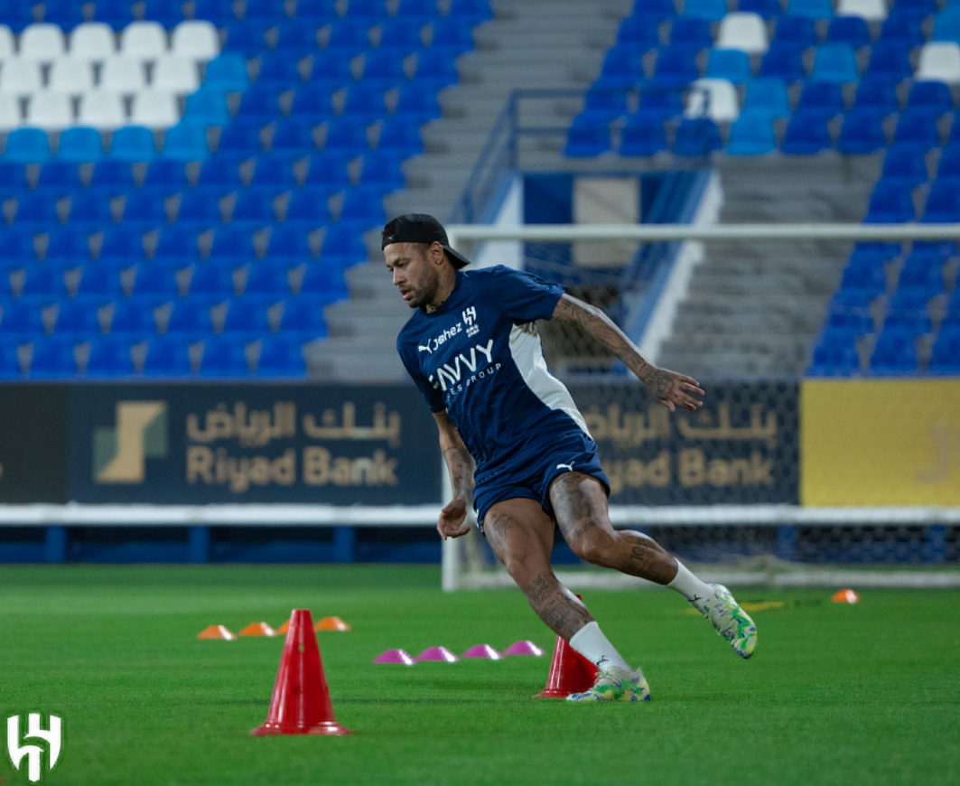 البرازيلي نيمار جونيور نجم نادي الهلال السعودي