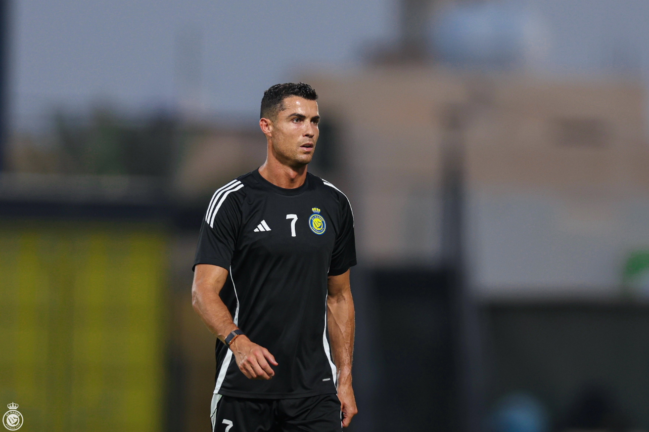 البرتغالي كريستيانو رونالدو يستعد لخوض مباراة النصر والرائد في أولى جولات دوري روشن السعودي