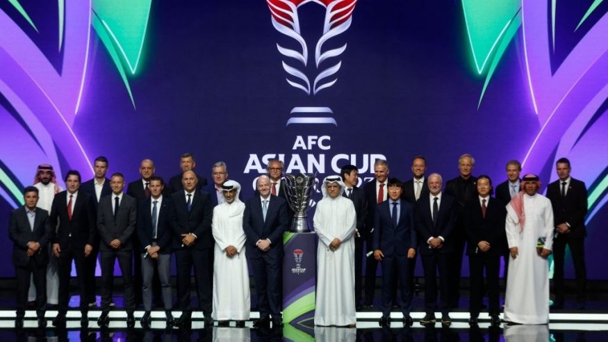 صورة جماعية من قرعة كأس آسيا 2023 (Getty)