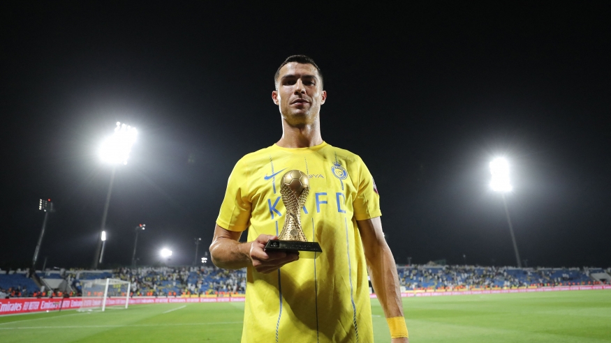 البرتغالي كريستيانو رونالدو لاعب النصر السعودي يحصد جائزة أفضل لاعب خلال مباراة الشرطة العراقي في نصف نهائي البطولة العربية (Getty) ون ون winwin 