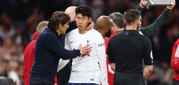 الكوري الجنوبي هيونع مين سون مهاجم توتنهام هوتسبير مع المدرب الإيطالي أنطونيو كونتي -heung min son and conte غيتي ون ون winwin Getty