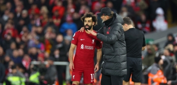 أرشيفية - ومحمد صلاح لاعب نادي ليفربول مع مدربه يورغن كلوب (Getty)