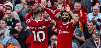 محمد صلاح محتفلاً مع زميله أليكسيس ماك أليستر بهدفه في مرمى نوتنغهام فورست (X/LFC) وين وين winwin