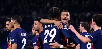 كيليان مبابي نجم باريس سان جيرمان محتفلاً مع زملائه بالفوز على ريال سوسييداد (X/PSG_inside) وين وين winwin