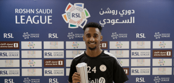 متعب الحربي لاعب نادي الشباب السابق والهلال الحالي