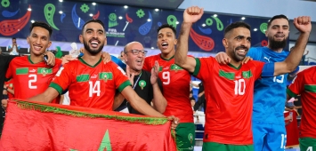 لاعبو منتخب المغرب لكرة القدم "صالات" يحتفلون بالتأهل إلى ربع نهائي كأس العالم 2024