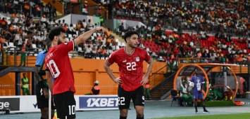 عمر مرموش وصلاح لاعبا المنتخب المصري