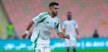 لاعب الأهلي السعودي رياض محرز