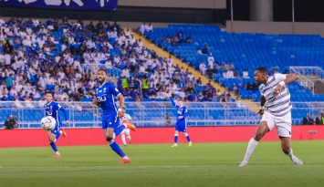 مبينزا منح التقدم للطائي في مواجهة الهلال بالدوري السعودي