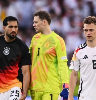 من حزن لاعبي منتخب ألمانيا بعد الخسارة أمام إسبانيا