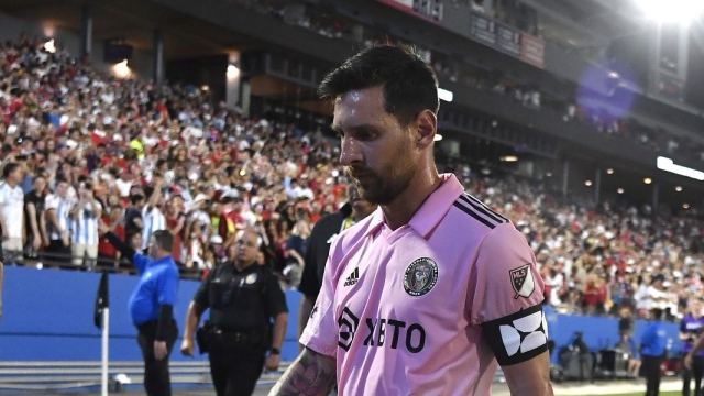 Controversial Expulsion: Messi and the Colombian Cleaner, Strange Goalkeeper Behavior, and More!