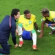 نيمار ظل يتألم داخل الملعب بسبب إصابة كاحله خلال لقاء البرازيل وصربيا (Getty/غيتي) ون ون winwin