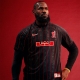 الأمريكي ليبرون جيمس لاعب فريق لوس انجليس ليكرز بقميص Liverpool x Lebron James الجديد (LFC) 