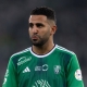 رياض محرز نجم الاهلي السعودي وقائد منتخب الجزائر (Getty) ون ون winwin